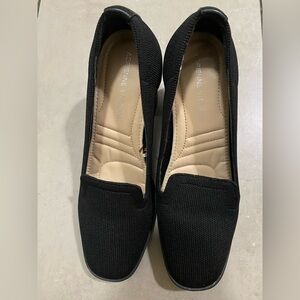 Adrienne Vittadini Black Textured Loafers Size 7 M